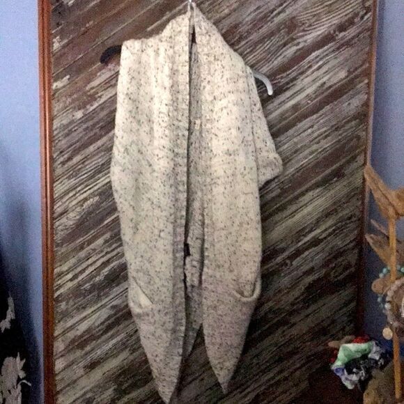 Moth m/l sweater vest with pockets  - Picture 4 of 10